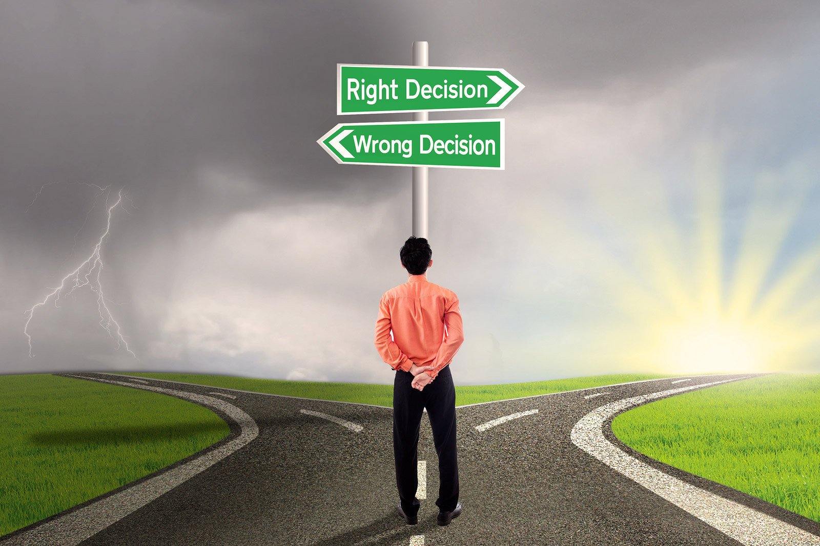 The Right-Wrong Trap: How Black-and-White Thinking Skews Decisions
